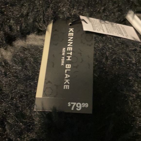 Black Faux Fur Vest - Picture 2 of 3